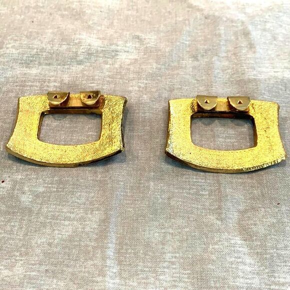 Just Stunning Negative space Gold plated shoe buckles - Picture 2 of 2